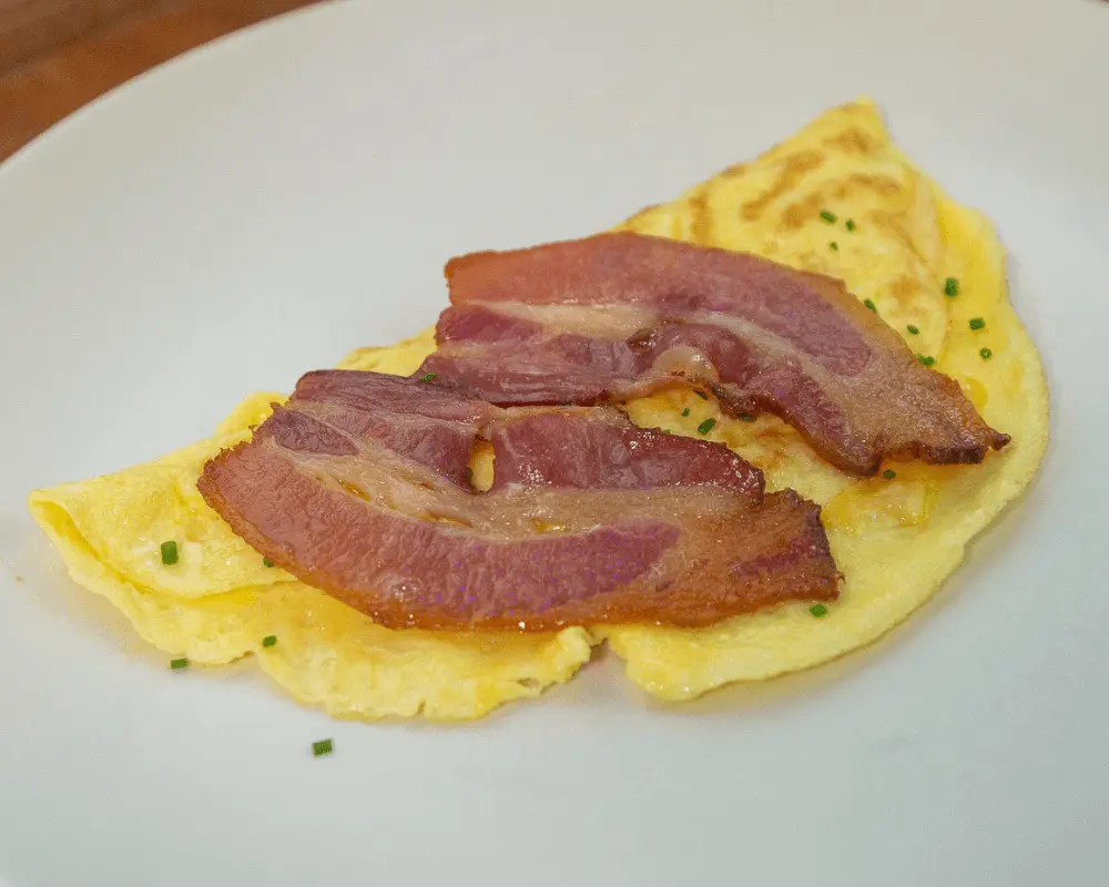 Omelete com bacon